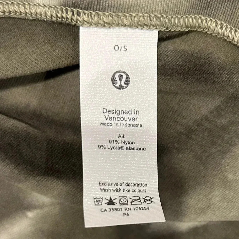 New Lululemon Customizable Snap Scarf - Picture 6 of 14